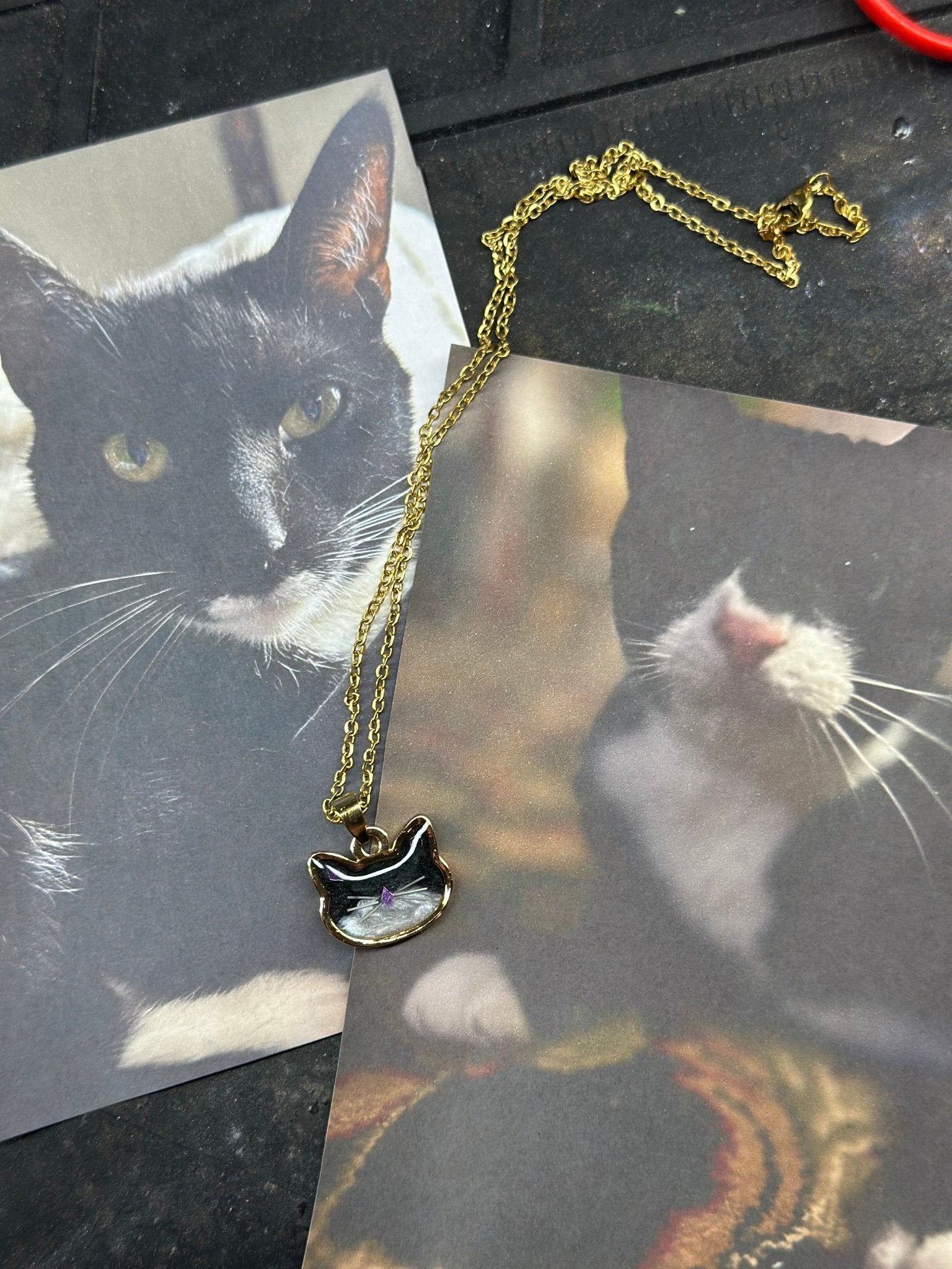 Cat Head Pet Keepsake/Memorial Pendant - Fallen Whiskers