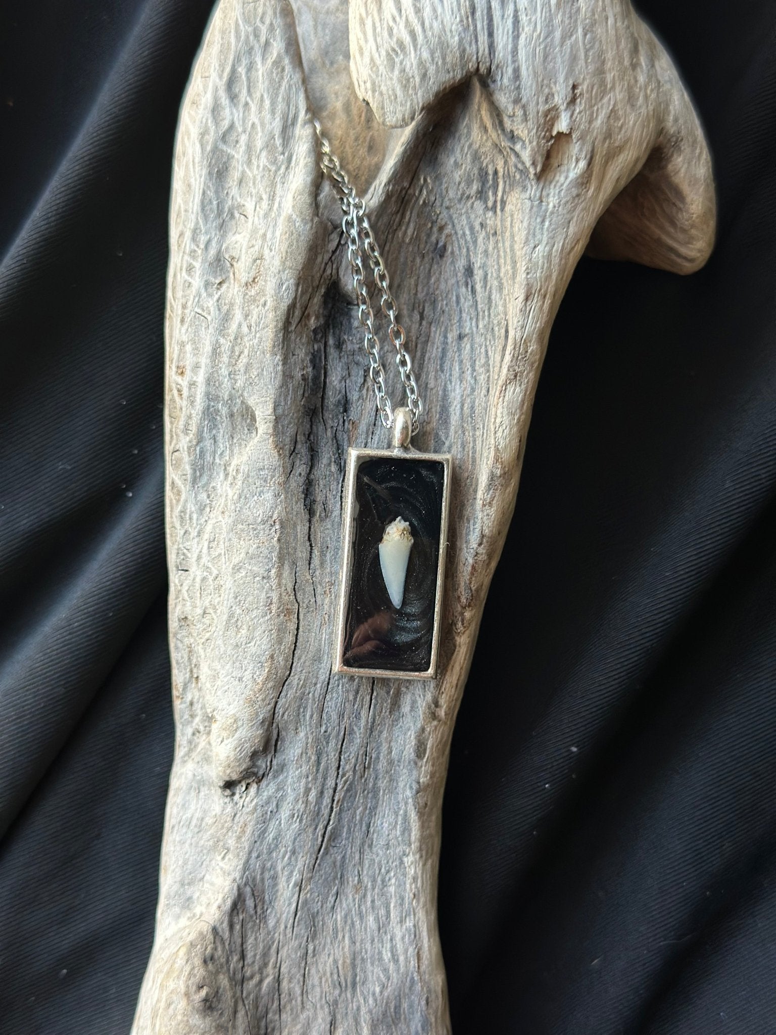 Antique Silver Plated Pet Keepsake/Memorial Pendant - Fallen Whiskers