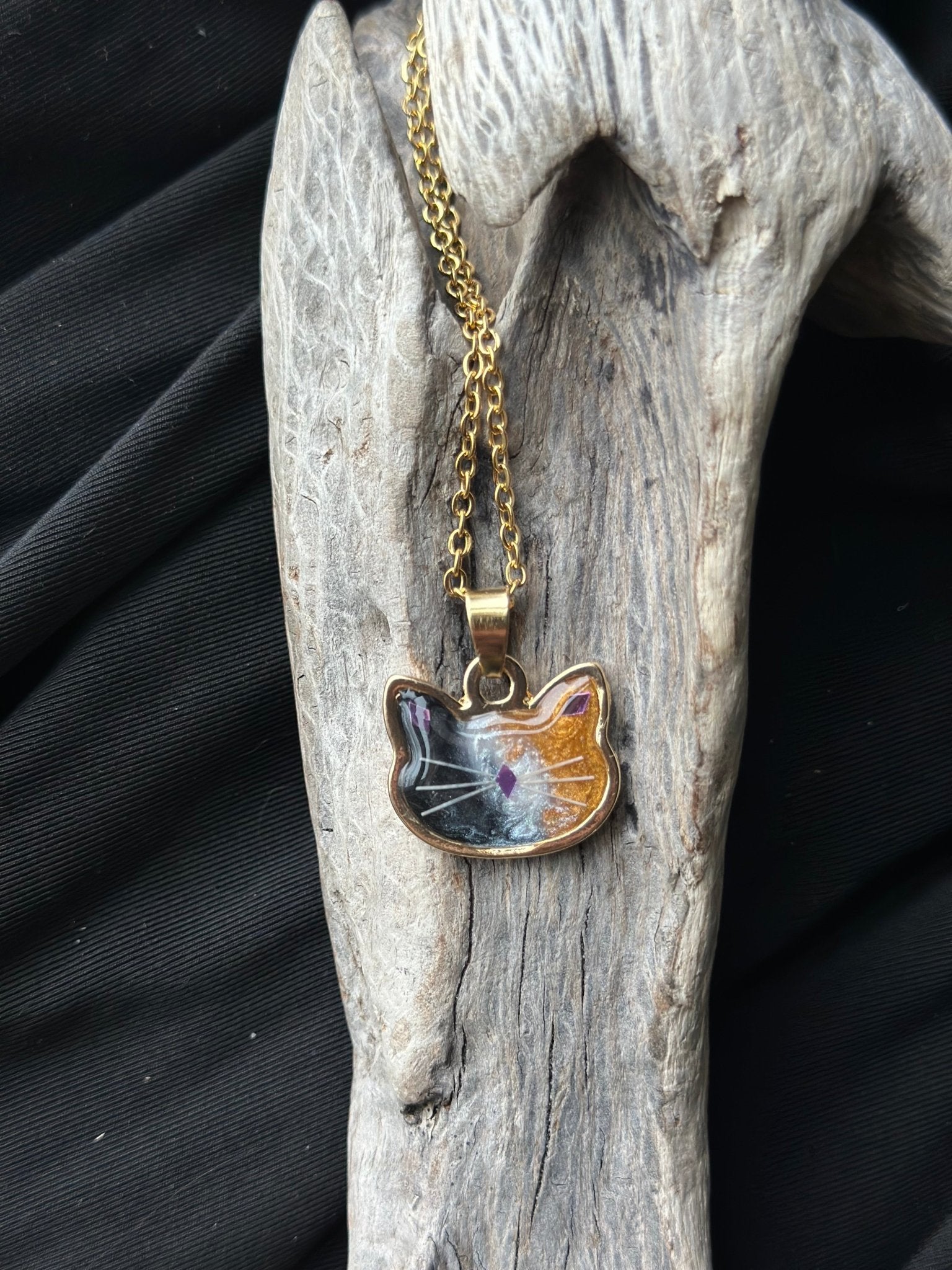 Cat Head Pet Keepsake/Memorial Pendant - Fallen Whiskers