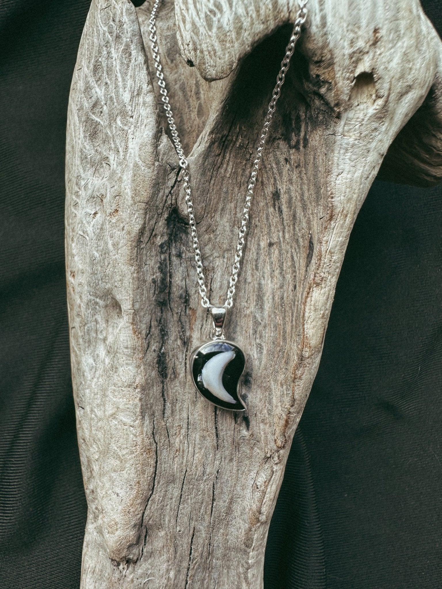 Claw Sheath Pet Keepsake/Memorial Pendant - Fallen Whiskers