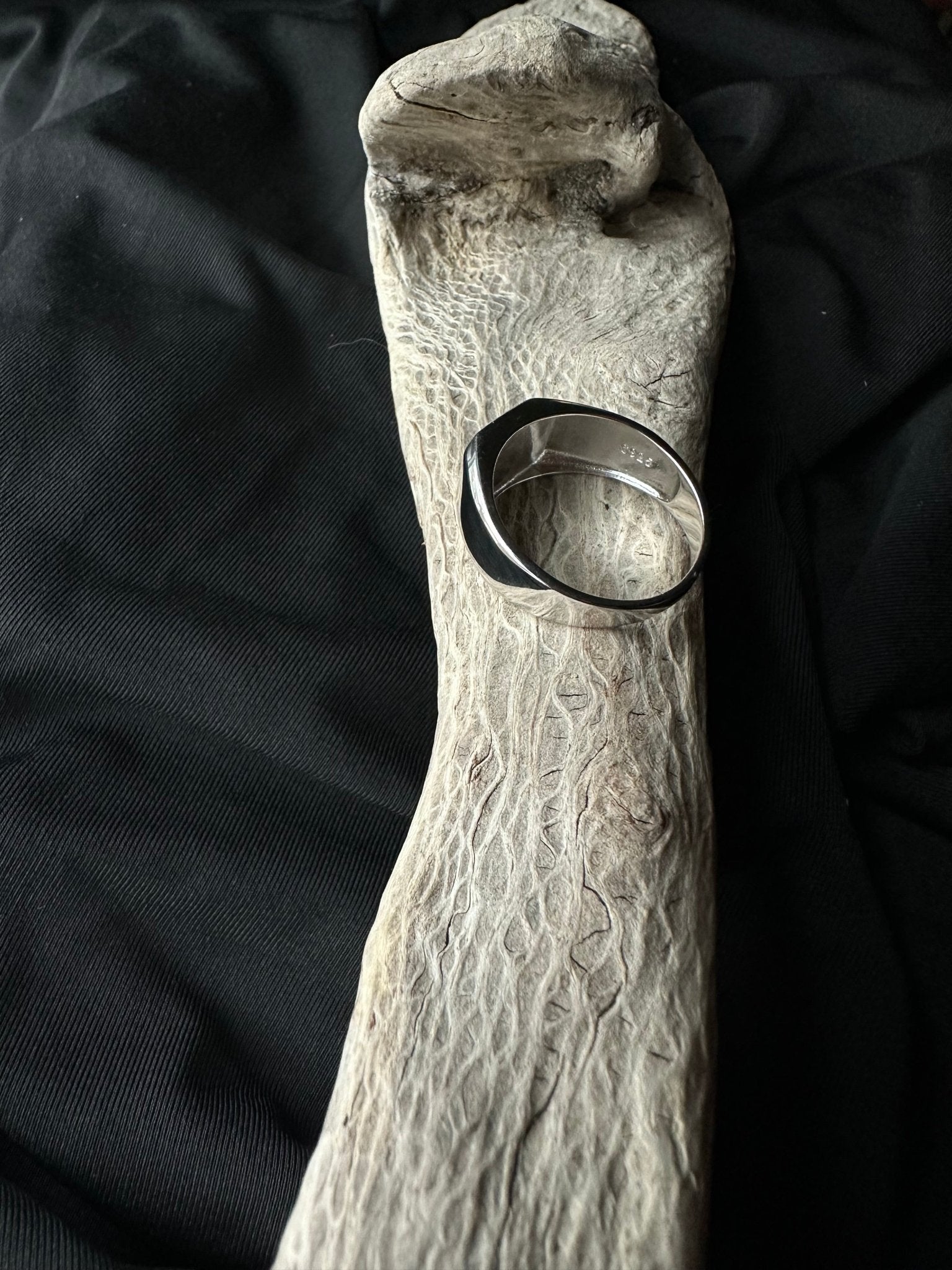 Men's Square Cushion Pet Keepsake/Memorial Ring - Fallen Whiskers