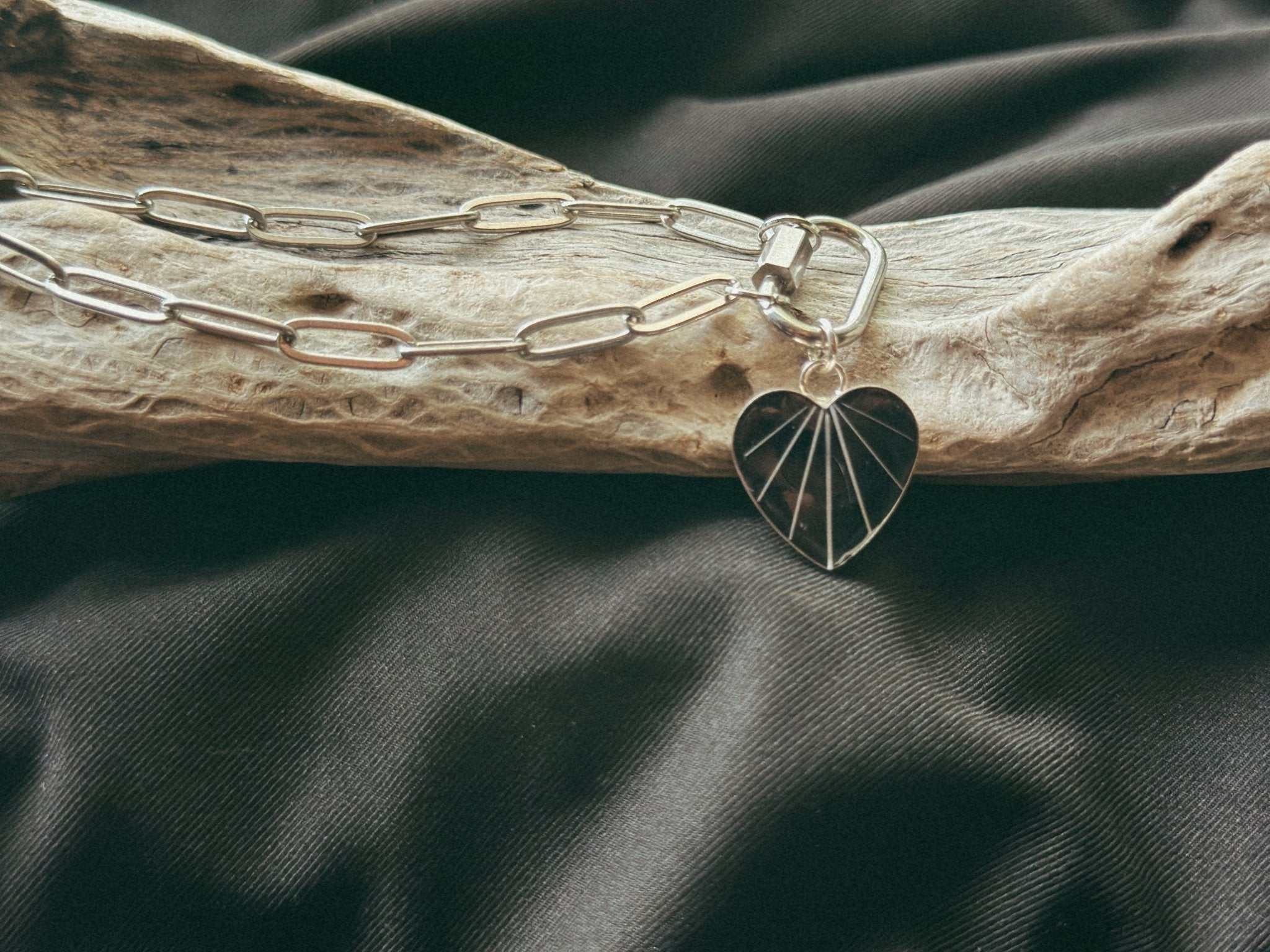 Paperclip & Heart Pet Keepsake/Memorial Pendant - Fallen Whiskers