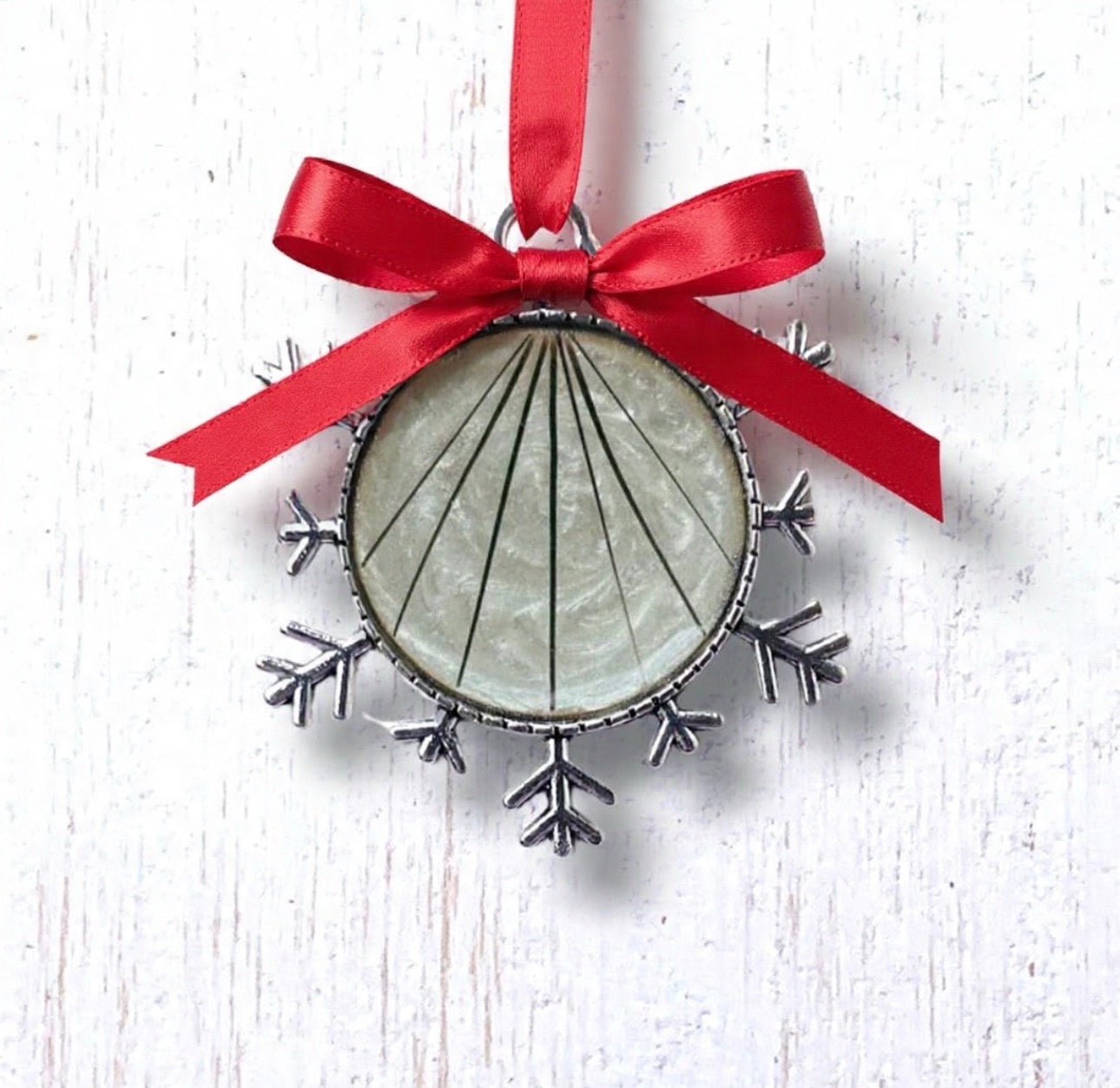 Snowflake Pet Keepsake/Memorial Ornament - Fallen Whiskers
