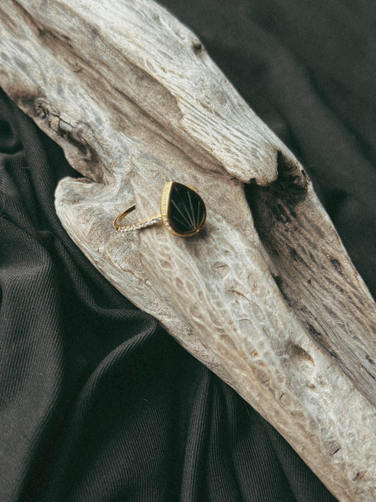 Teardrop Birthstone Pet Keepsake/Memorial Ring - Fallen Whiskers