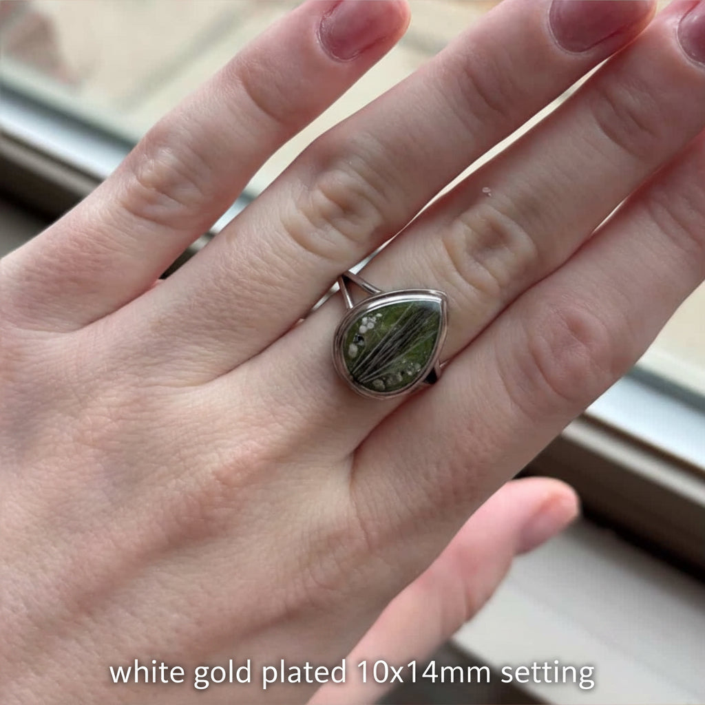 Teardrop Split Band Pet Keepsake/Memorial Ring - Fallen Whiskers